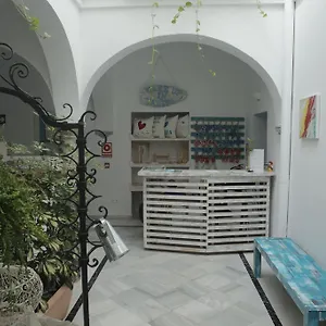 Wake Up In & Restaurant Lounge Ostello